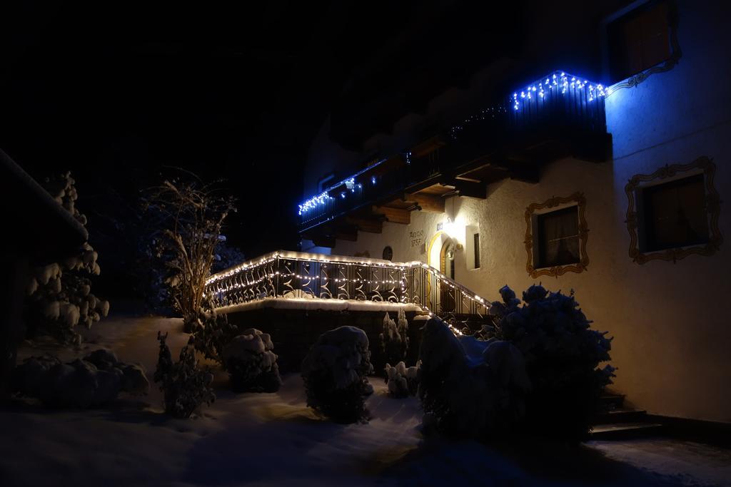 Haus Fiegl Hotel Oetz Exterior foto