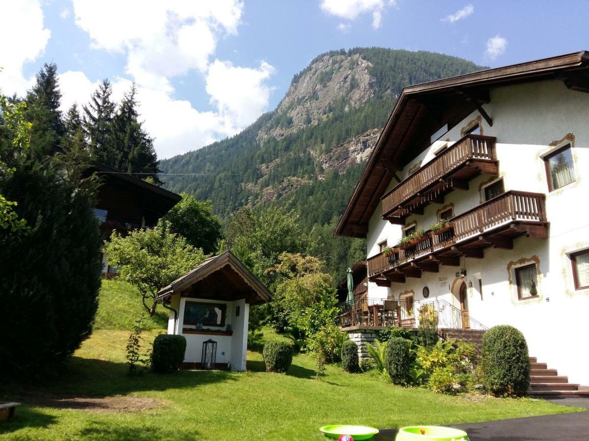 Haus Fiegl Hotel Oetz Exterior foto